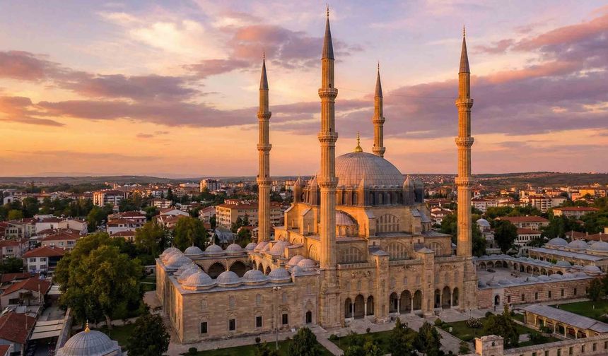 Türk Mimarisinin Zirvesi ve Sinan'ın İmzası: Selimiye Camii